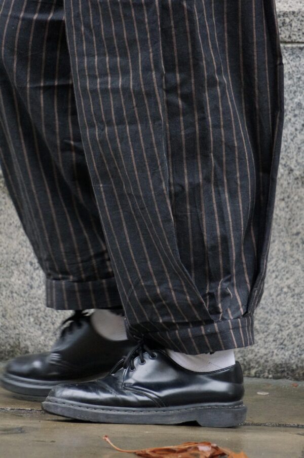 Low-waste pants with pleat-tuck  – in dark brown striped cotton blend suiting
