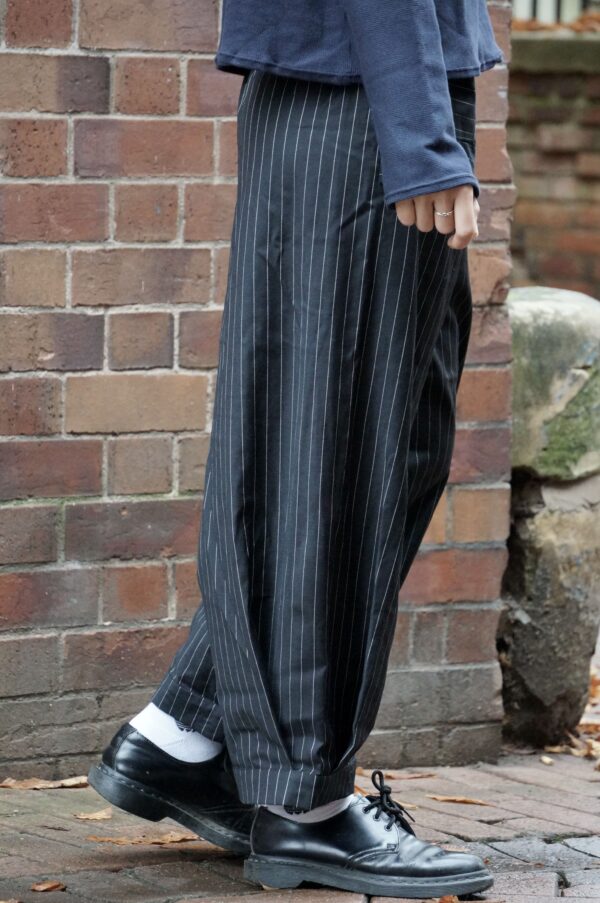 Low-waste pants with pleat-tuck  – in black striped cotton blend suiting