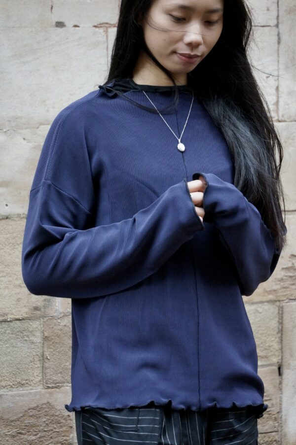 No-waste mock turtleneck top – in blue liquid rib